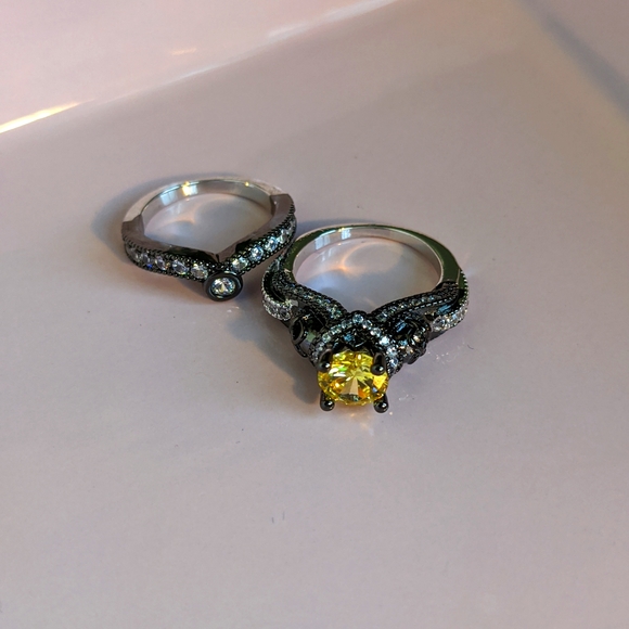 Skull Engagement Ring Set Size 5 - Picture 8 of 12